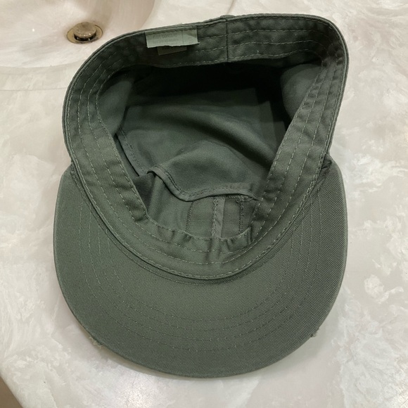 Vintage BDU Fatigue Combat Hat, Olive Drab w/ Red Star, Distressed, Size Large - Picture 8 of 9